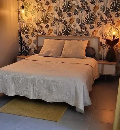 La Caravelle Entre Et Centre * Le Grau-du-Roi